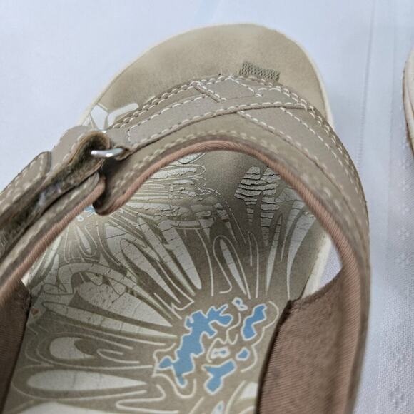 Clark's Floral and Tan Slip On Sandals Women's Size 7 - Picture 5 of 6